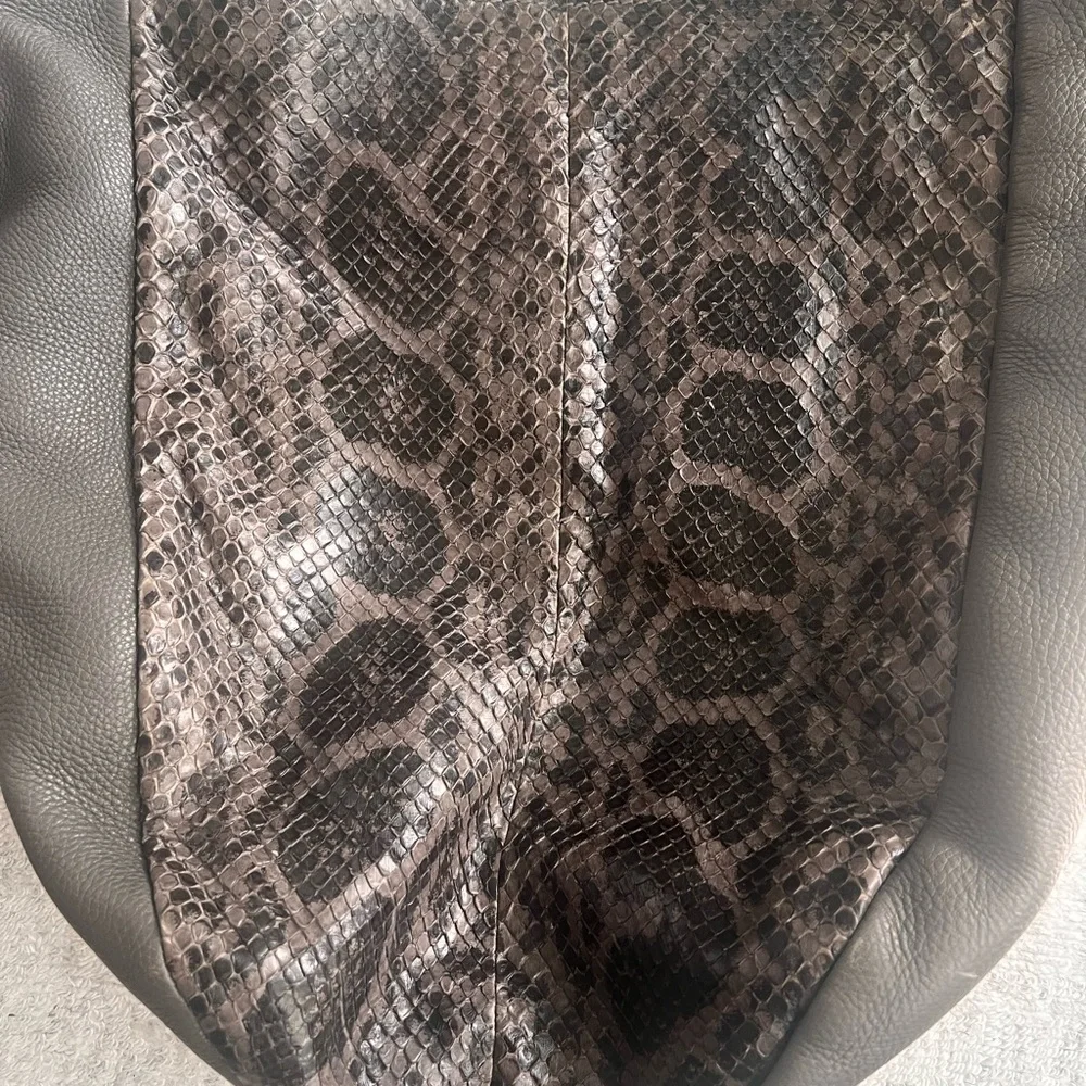 Authentic Gucci Python Greenwich Hobo Handbag (RARE) Grey Python - Picture 11 of 11